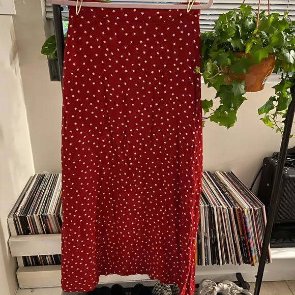 Star Pattern Skirt with Slit - Picture 3 of 4